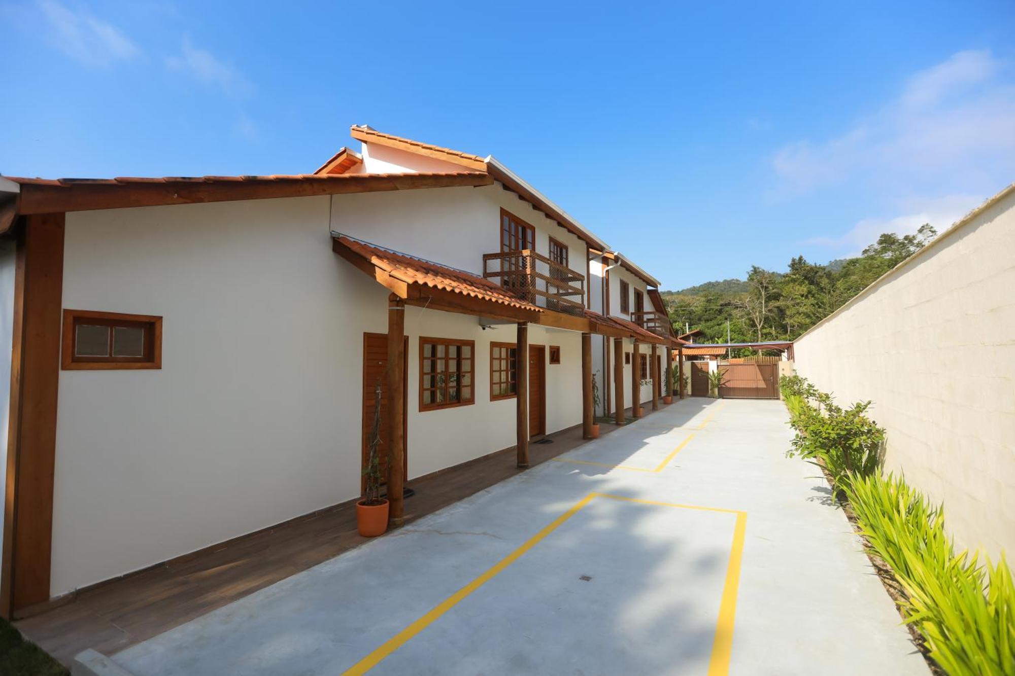 Estaleiro Com Charme - Ar, Churras E Pet Friendly Balneário Camboriú Εξωτερικό φωτογραφία