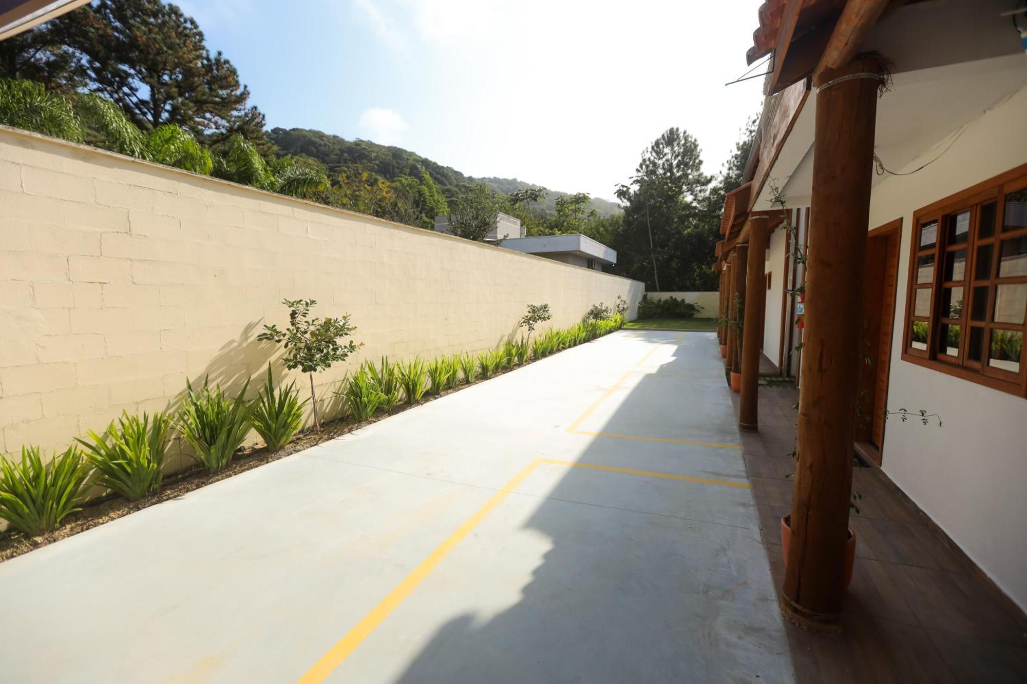 Estaleiro Com Charme - Ar, Churras E Pet Friendly Balneário Camboriú Εξωτερικό φωτογραφία